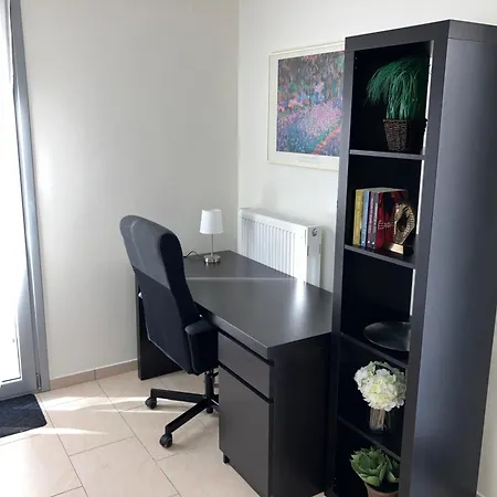 Luxury Lamía